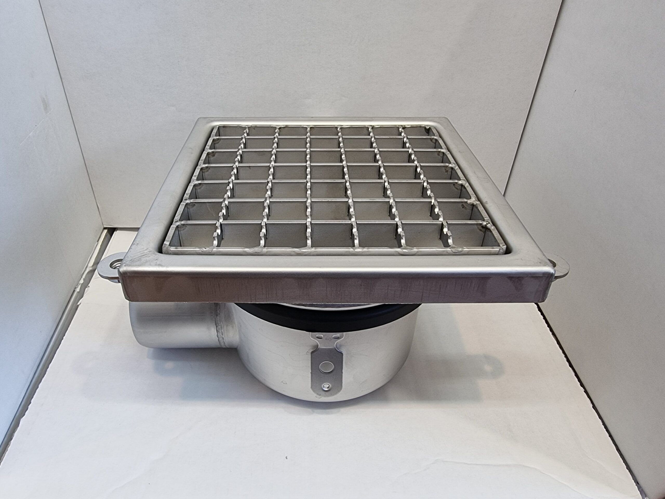 Inox slivnik 200x200 mm, horinzontalni DIA 75 , U DOLASKU ! 1 Blucher inox slivnik